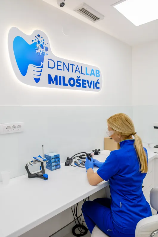 Zubna tehničarka u laboratoriji Dental Lab Milošević